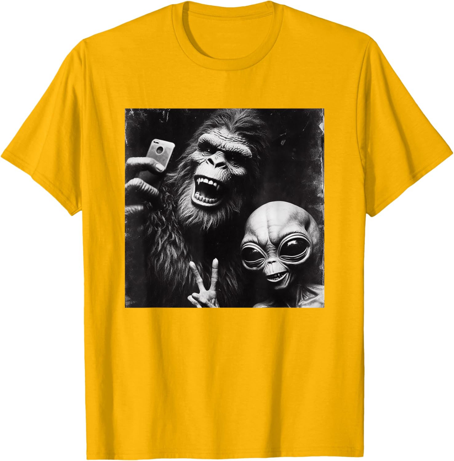 Funny Retro Bigfoot Alien Selfie T-Shirt for Unique Style Lovers - 8