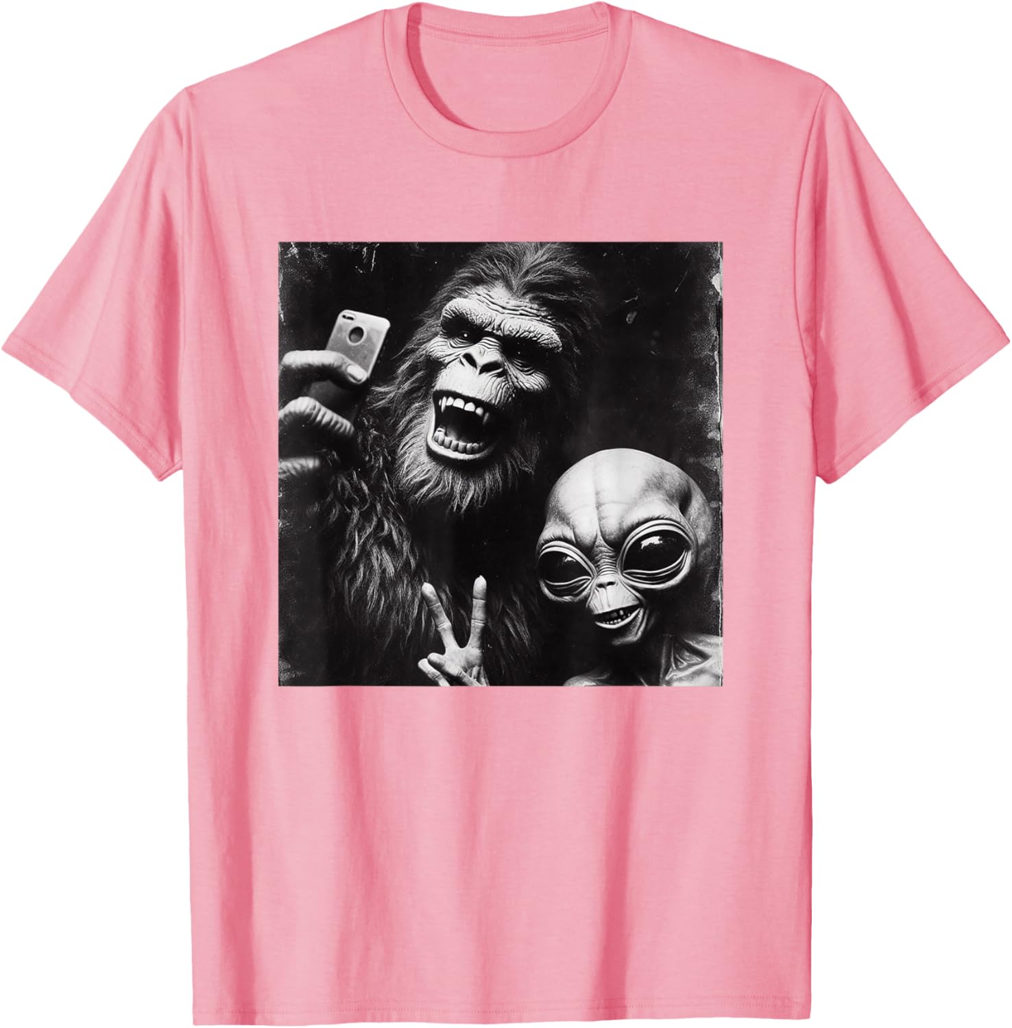 Funny Retro Bigfoot Alien Selfie T-Shirt for Unique Style Lovers - 6