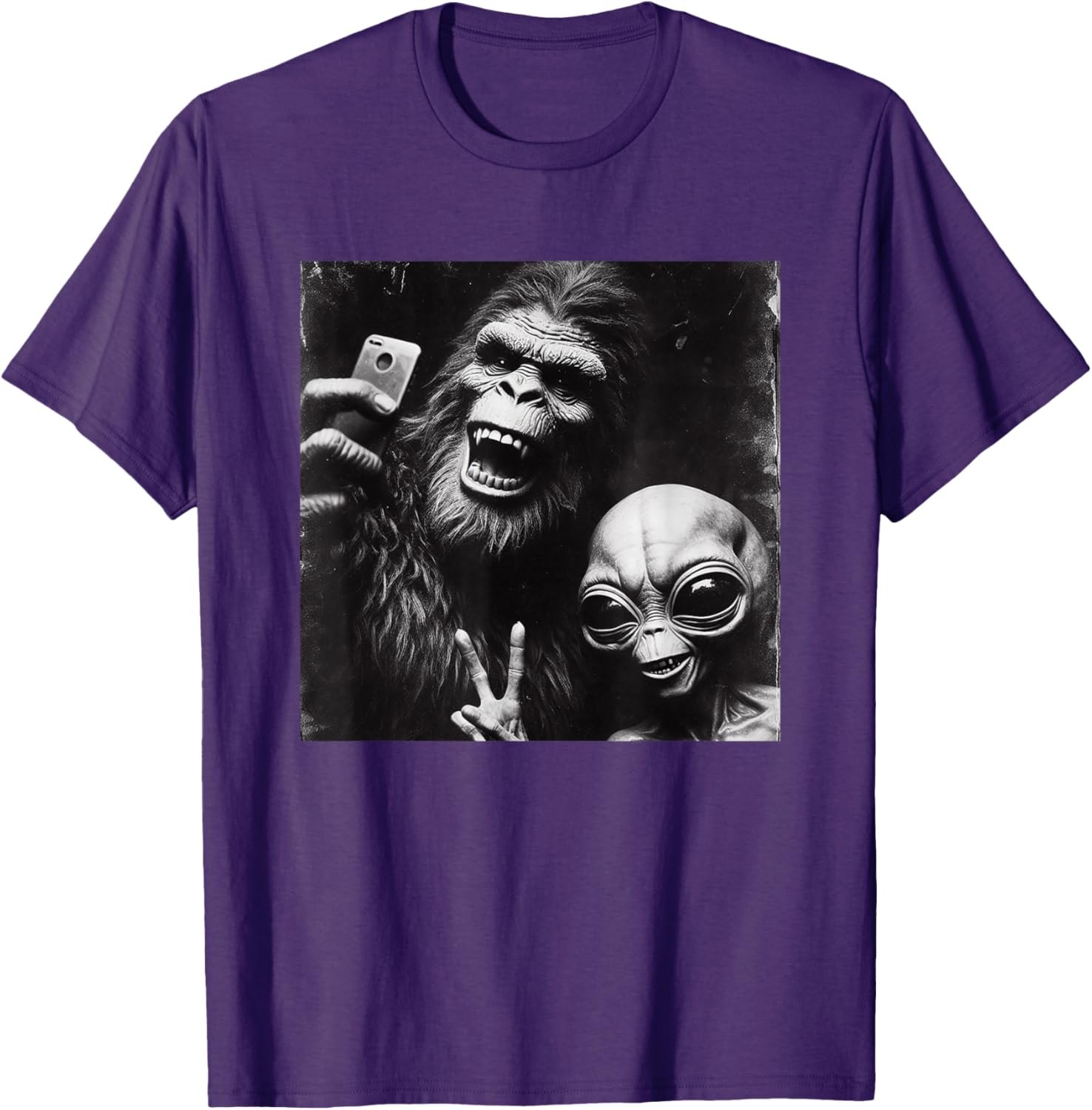 Funny Retro Bigfoot Alien Selfie T-Shirt for Unique Style Lovers - 16