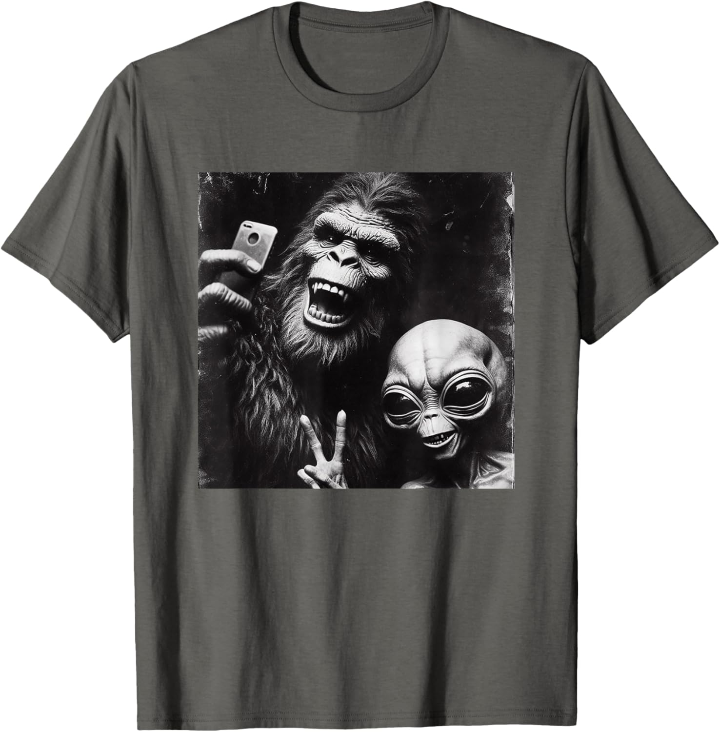 Funny Retro Bigfoot Alien Selfie T-Shirt for Unique Style Lovers - 13