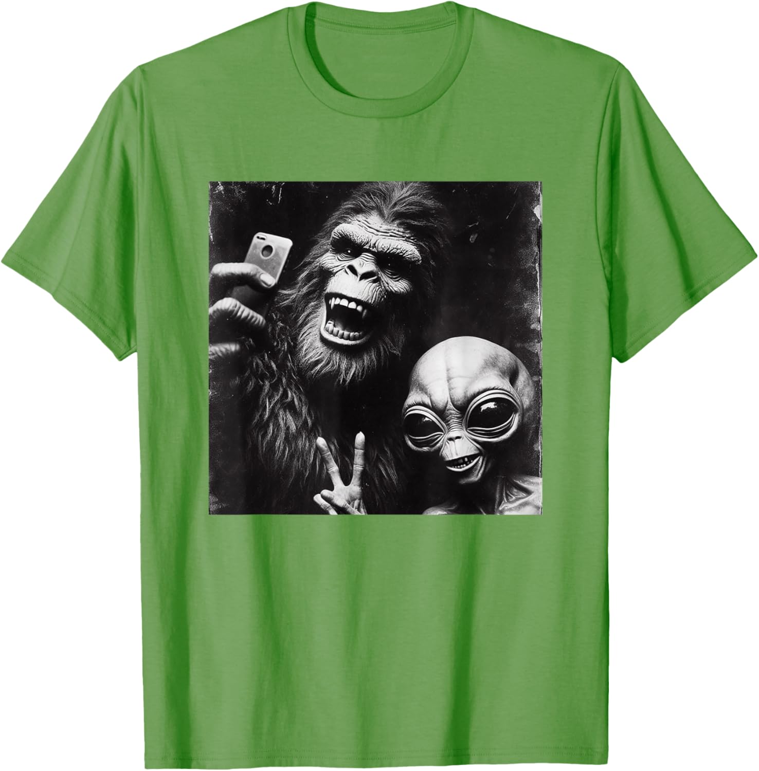 Funny Retro Bigfoot Alien Selfie T-Shirt for Unique Style Lovers - 23