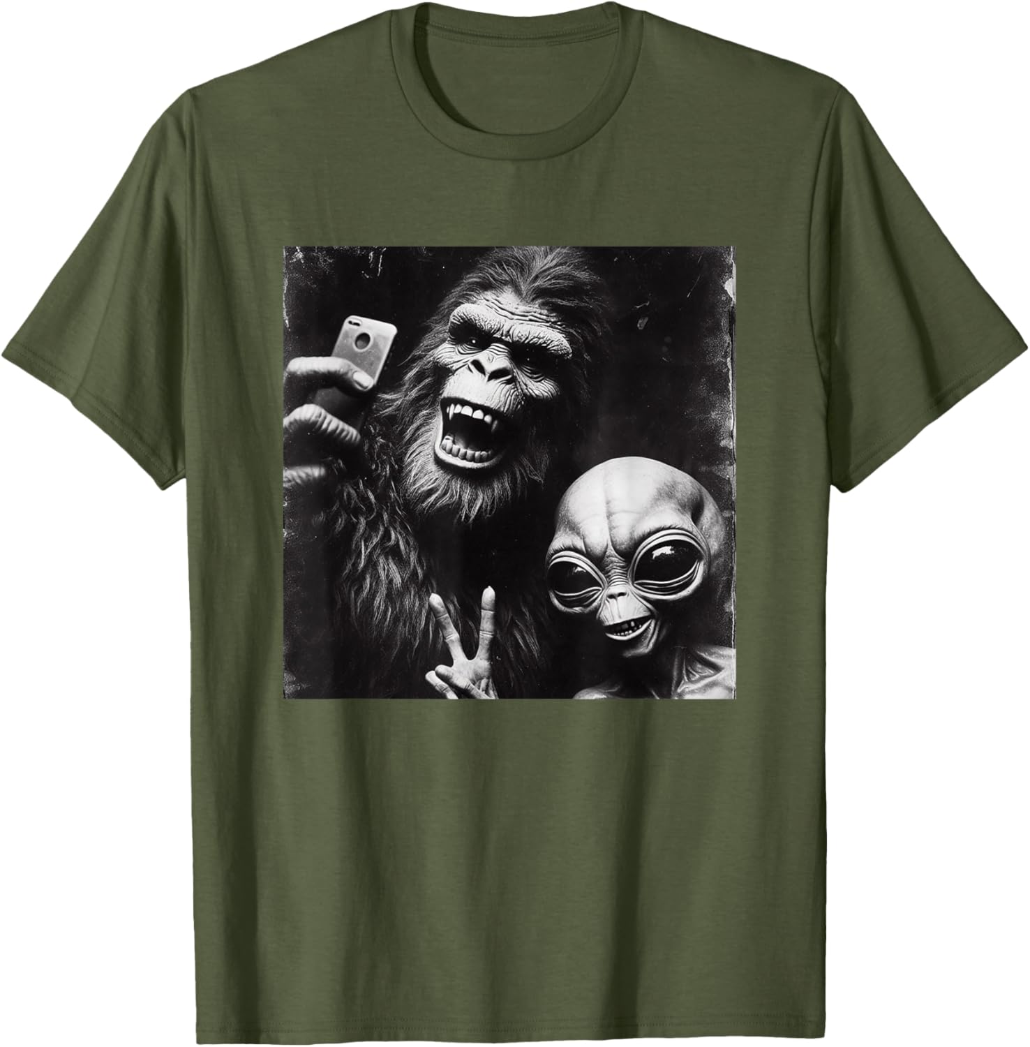 Funny Retro Bigfoot Alien Selfie T-Shirt for Unique Style Lovers - 14
